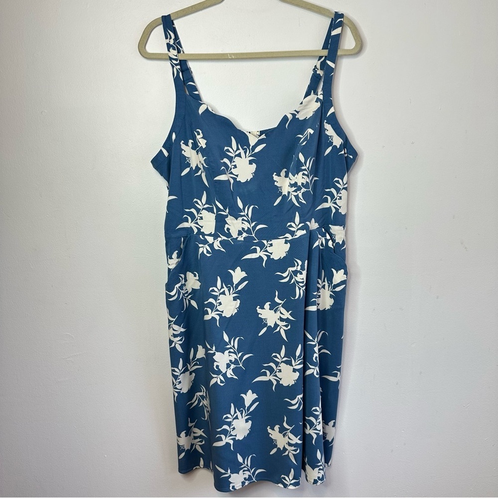 41 Hawthorn Light Blue Plus Size Floral Dress Size 1X Scalloped Neckline Pocket